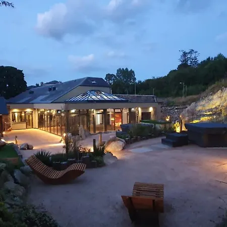 Rockhill House 4*